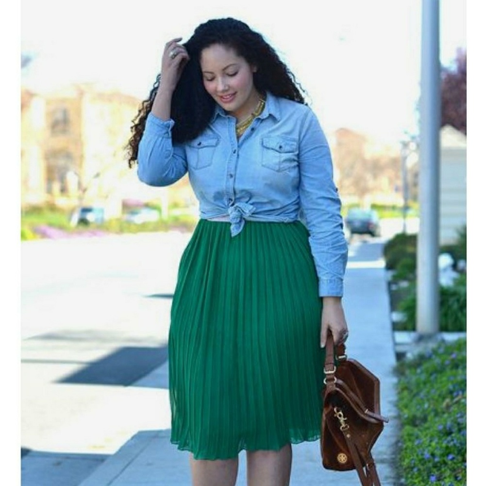 Loft  green pleaded skirt